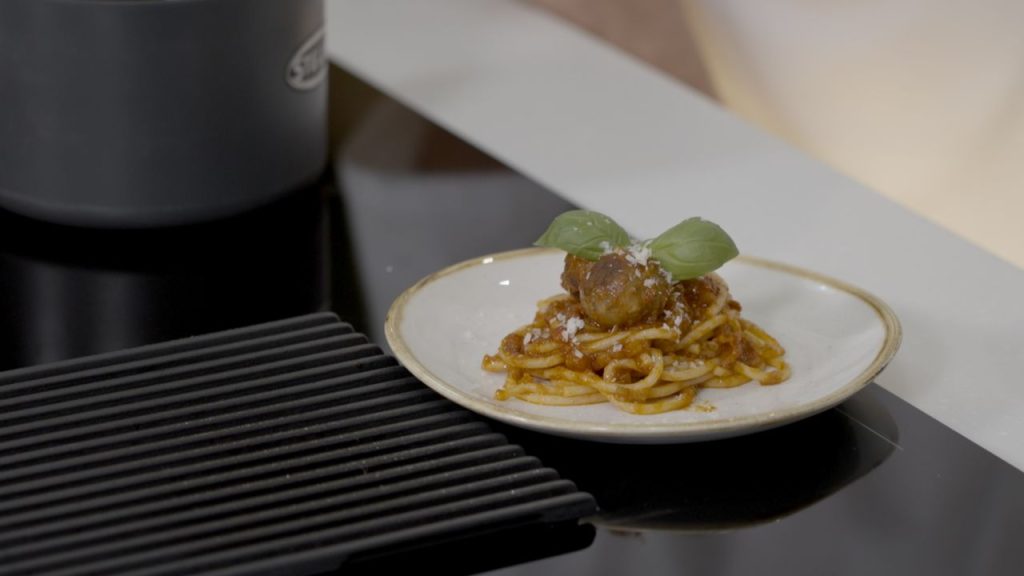 Lab-grown meat could be served up for dinner soon. What does it taste like? | CNN Business